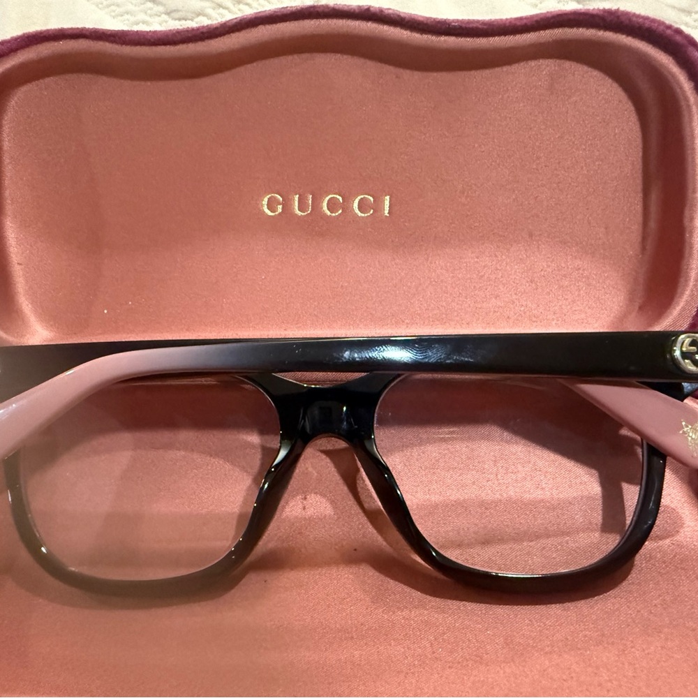 Gucci Women's Elegant Black Frames - Picture 9 of 10